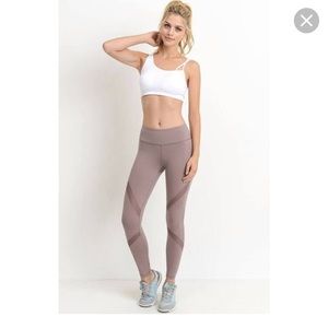 NWOT Mono B Workout Leggings with Mesh Cutouts